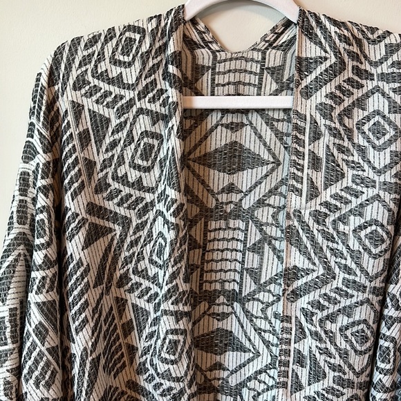 H&M Open Front Poncho - Picture 3 of 6